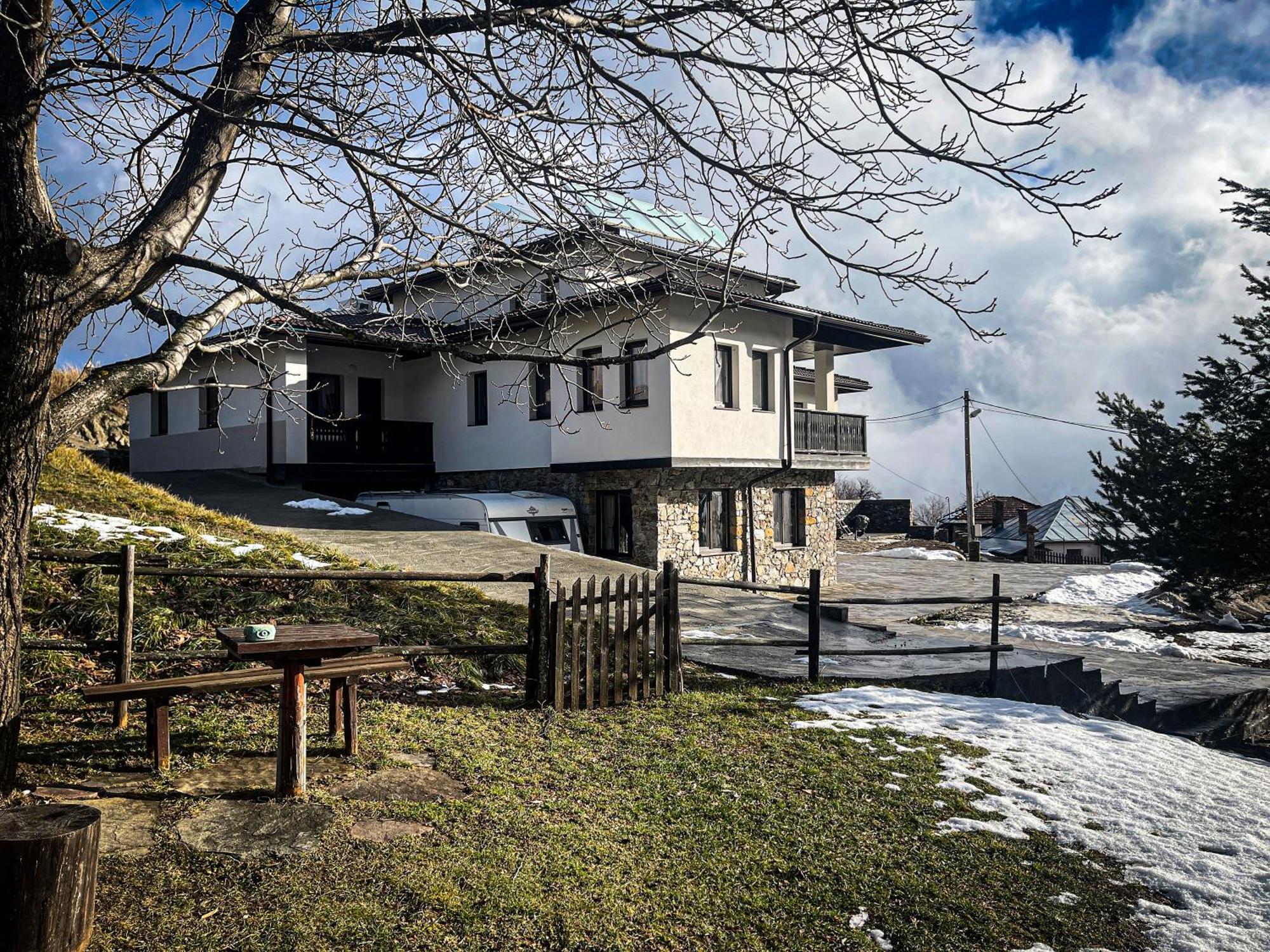 Къща За Гости Меча Стъпка Gela Exterior photo